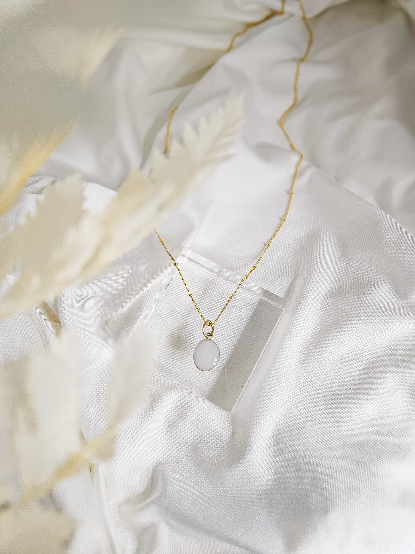 Milk Oval Necklace in 14K Gold Filled