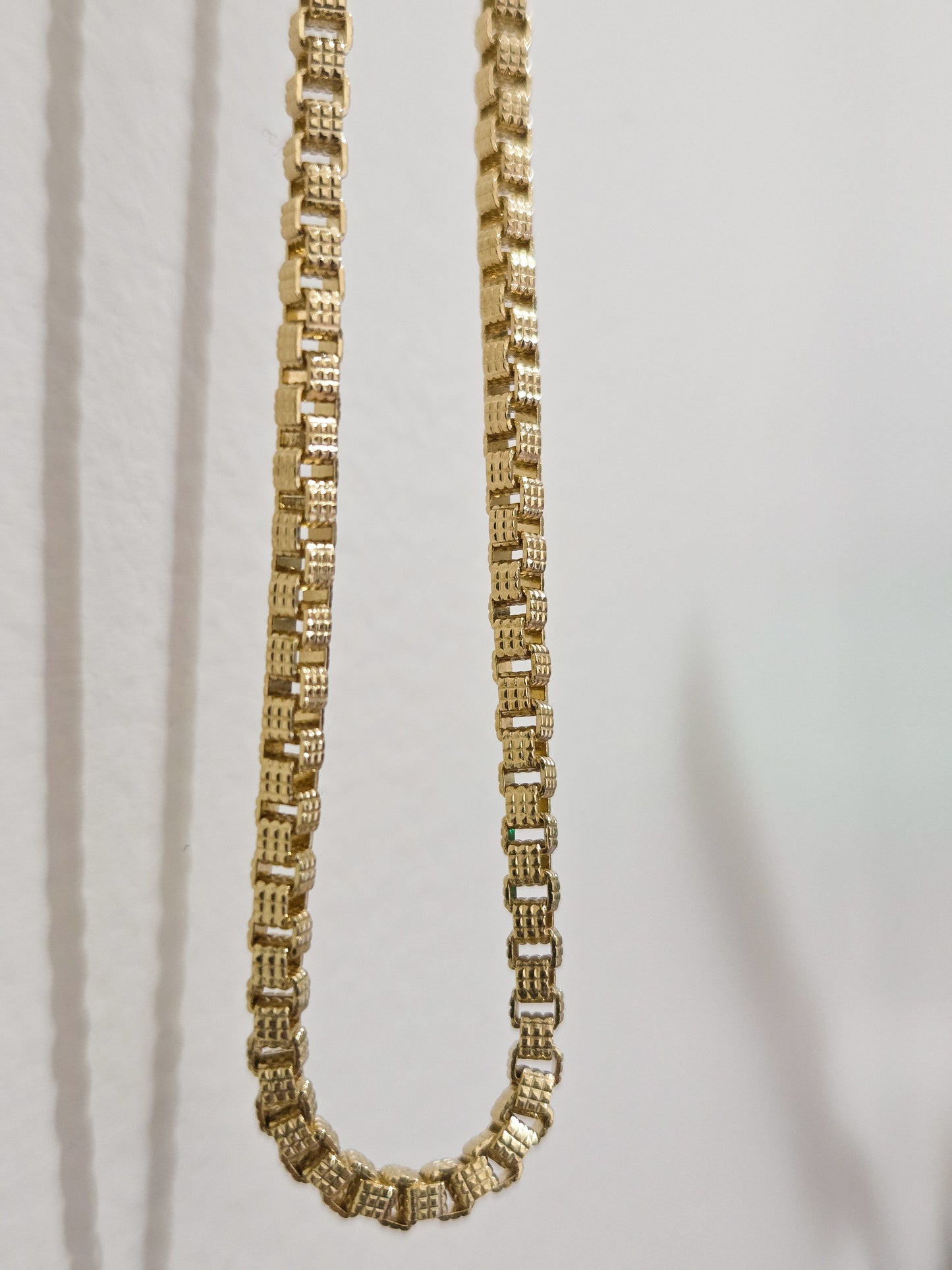 The Bold Box Chain Necklace